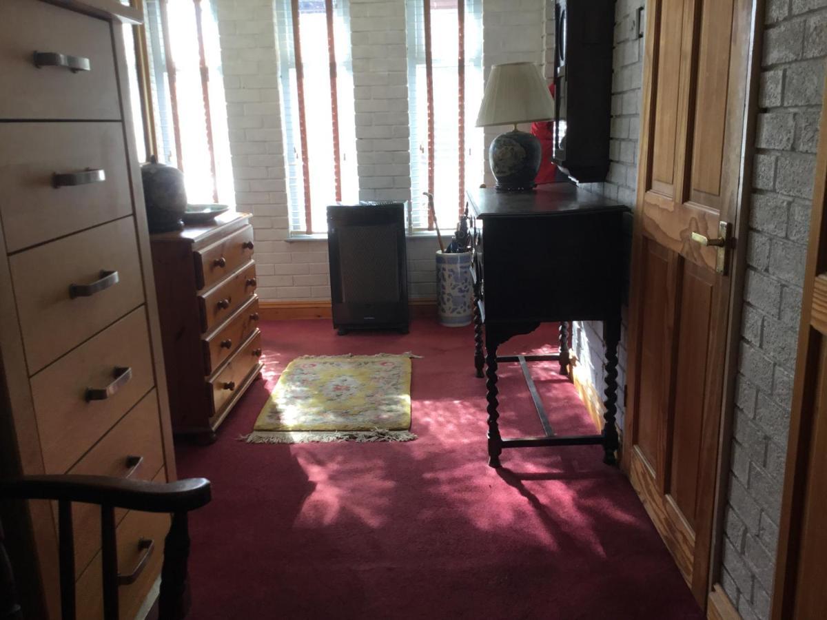 Lowri Cottage Hotel Shenstone Экстерьер фото