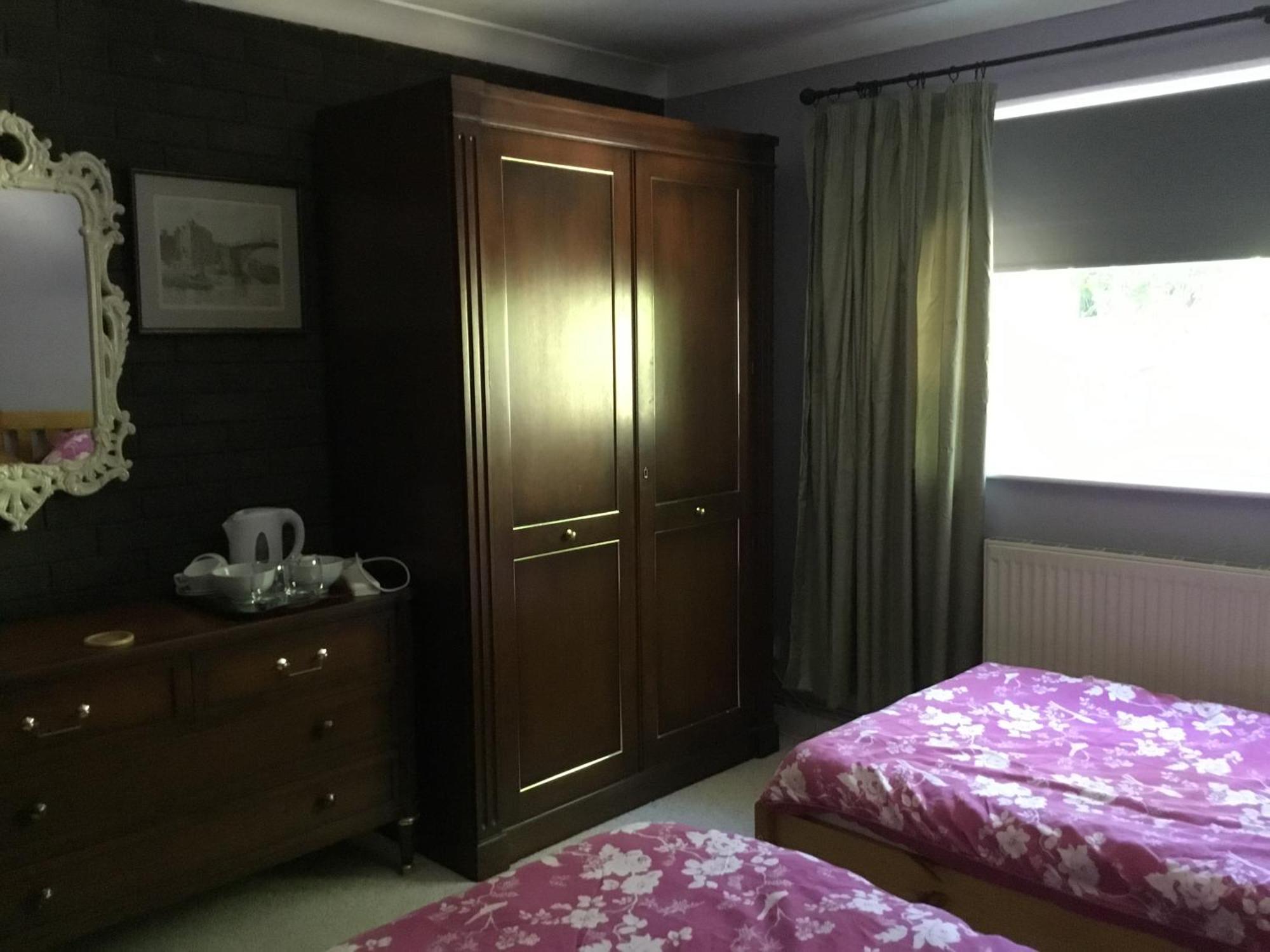 Lowri Cottage Hotel Shenstone Экстерьер фото